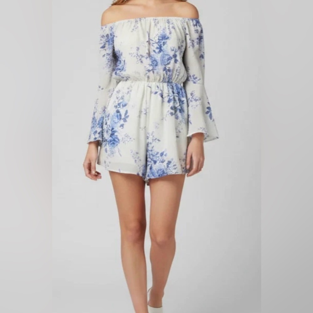 2XL Rue21 White Romper with Blue Floral Print